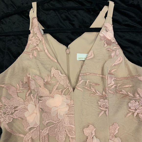 Dress The Population Long Pink Floral Gown - Picture 9 of 12